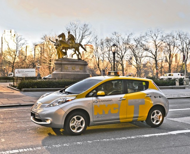 Nissan LEAF Electric Taxi in New York City (6).jpg